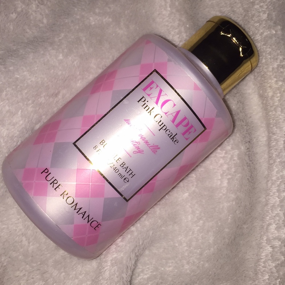 Escape Pink Cupcake Bubble Bath